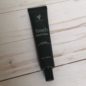 New! Younique Face Primer